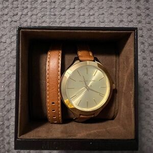 MICHAEL KORS
Slim Runway Double-Wrap Watch